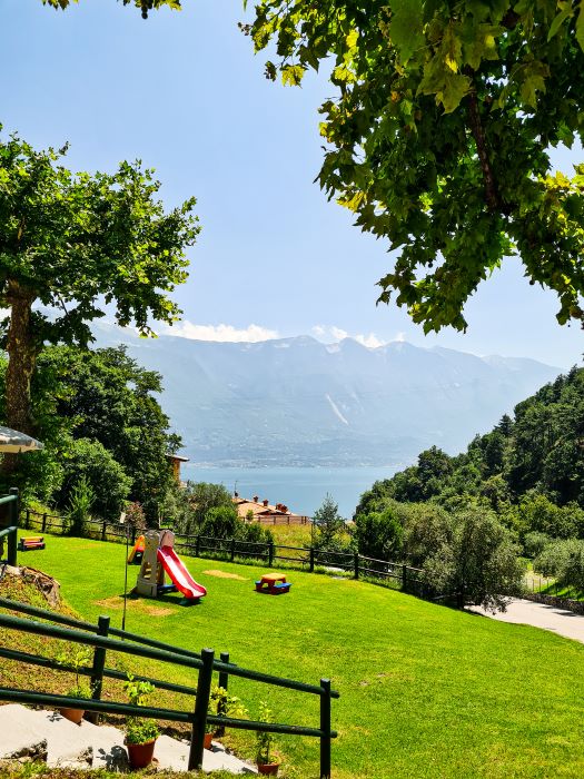 Panorama sur le lac de garde