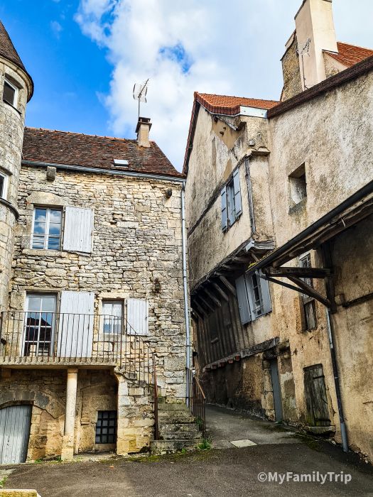 Plus beaux village de France Flavigny sur Ozerain