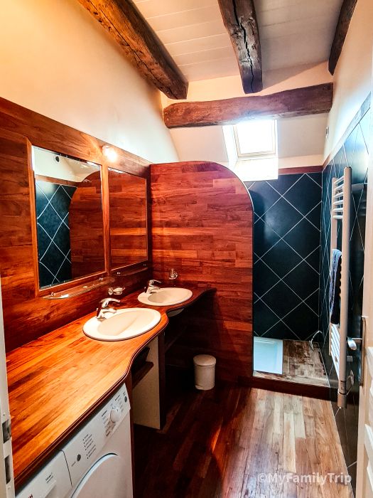 salle de bain La maison violette cote d'or